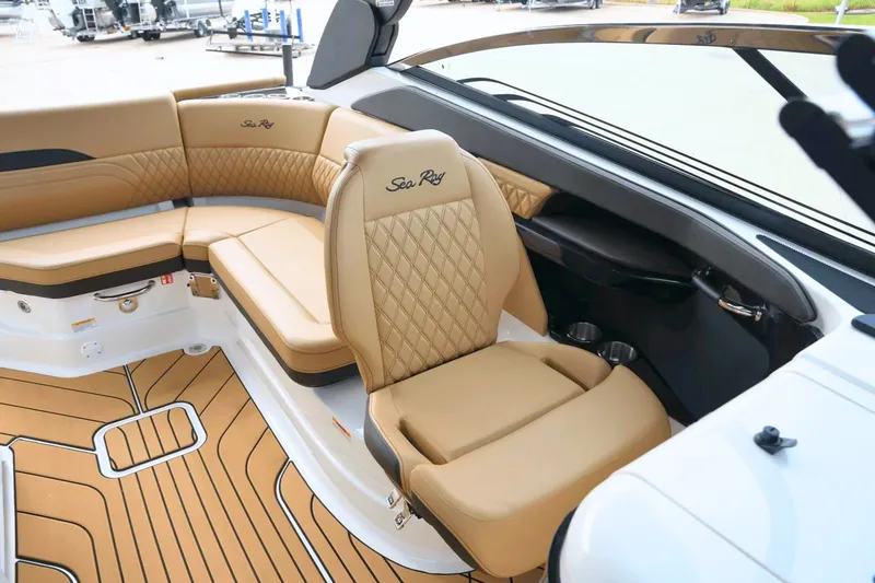 Slide: The Image of Sea Ray SLX 260 Surf 2026 - 18