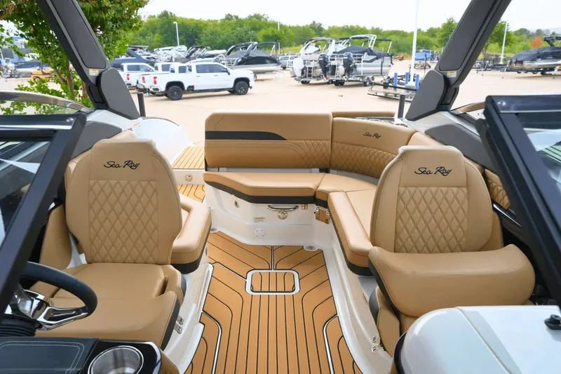 Slide: The Image of Sea Ray SLX 260 Surf 2026 - 20