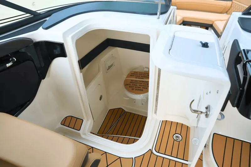 Slide: The Image of Sea Ray SLX 260 Surf 2026 - 22