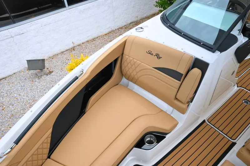 Slide: The Image of Sea Ray SLX 260 Surf 2026 - 29