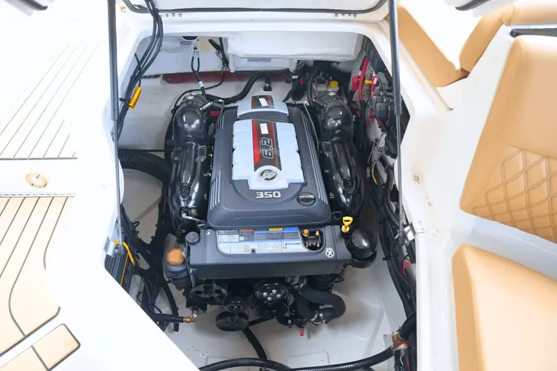 Slide: The Image of Sea Ray SLX 260 Surf 2026 - 34
