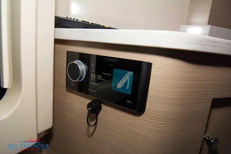 Slide: The Image of Scout 350 LXZ 2022 - 83