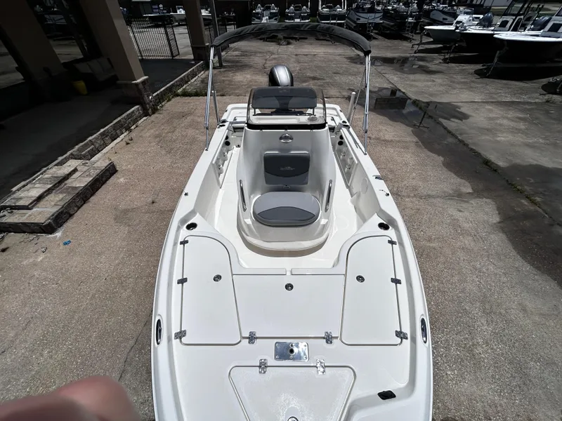 Slide: The Image of NauticStar 195XTS 2023 - 11