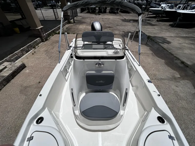 Slide: The Image of NauticStar 195XTS 2023 - 13