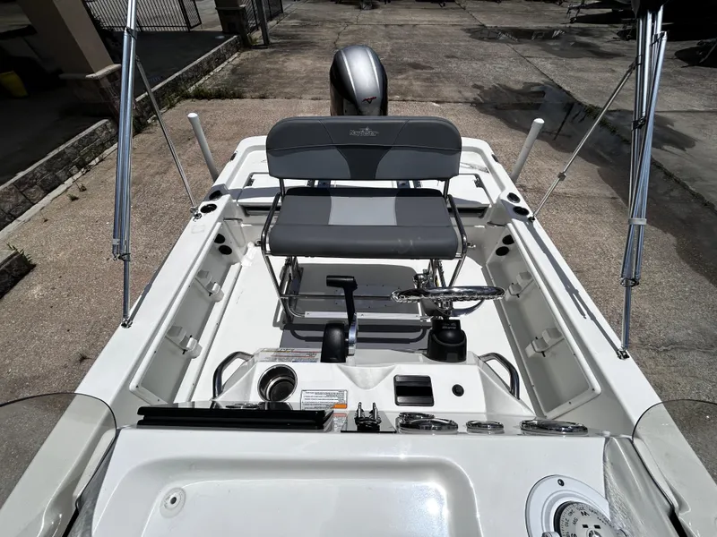 Slide: The Image of NauticStar 195XTS 2023 - 14