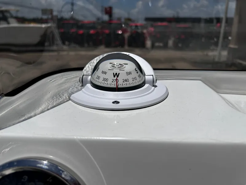 Slide: The Image of NauticStar 195XTS 2023 - 16