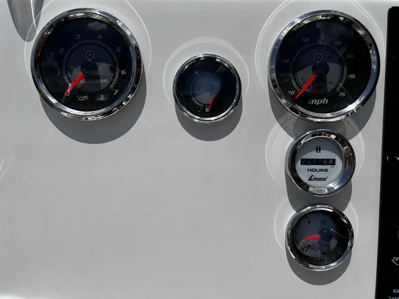 Slide: The Image of NauticStar 195XTS 2023 - 17