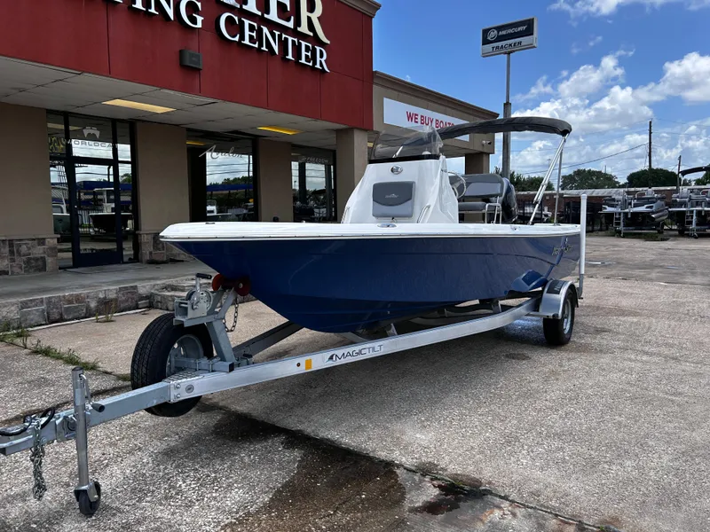 Slide: The Image of NauticStar 195XTS 2023 - 3