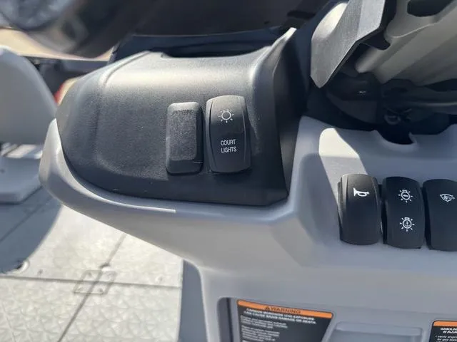 Slide: The Image of Sea-Doo Switch Sport 21 2025 - 15
