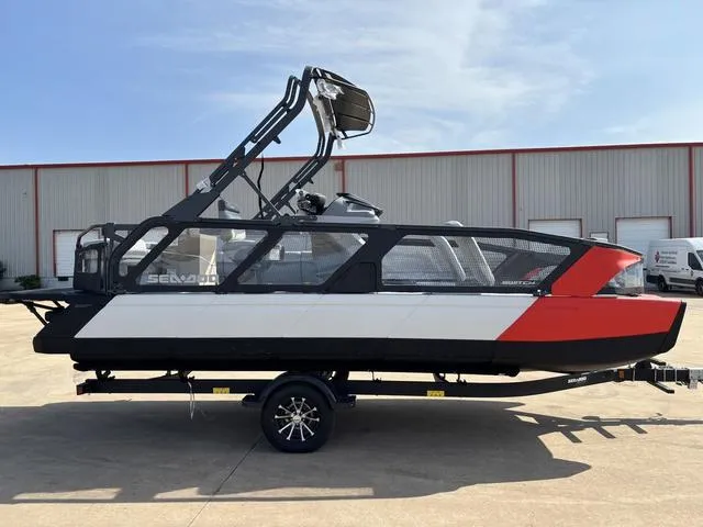 Slide: The Image of Sea-Doo Switch Sport 21 2025 - 4