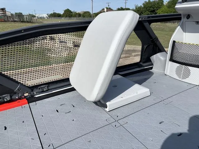 Slide: The Image of Sea-Doo Switch Sport 21 2025 - 7