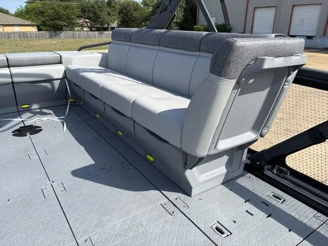 Slide: The Image of Sea-Doo Switch Sport 21 2025 - 8