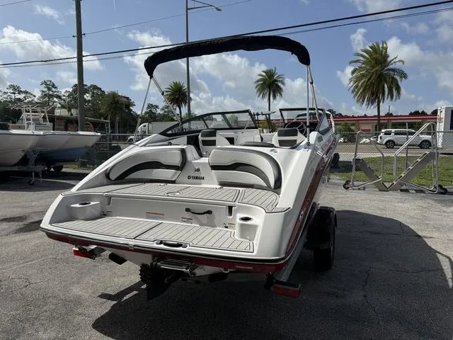 Slide: The Image of Yamaha SX195 2025 - 12