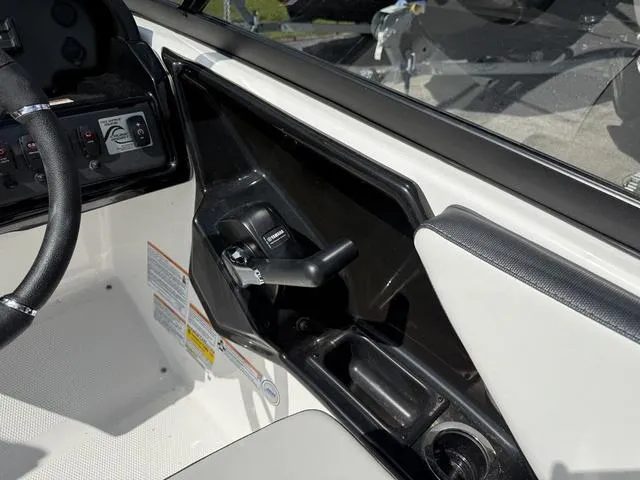 Slide: The Image of Yamaha SX195 2025 - 19