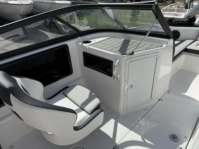 Slide: The Image of Yamaha SX195 2025 - 20