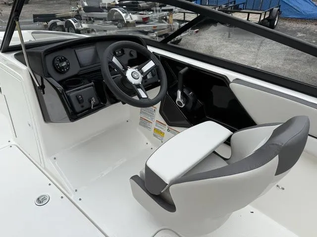 Slide: The Image of Yamaha AR190 2025 - 16