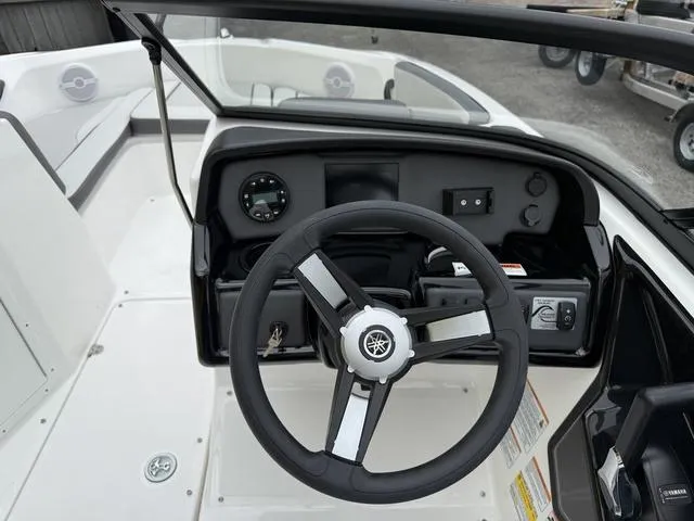 Slide: The Image of Yamaha AR190 2025 - 17