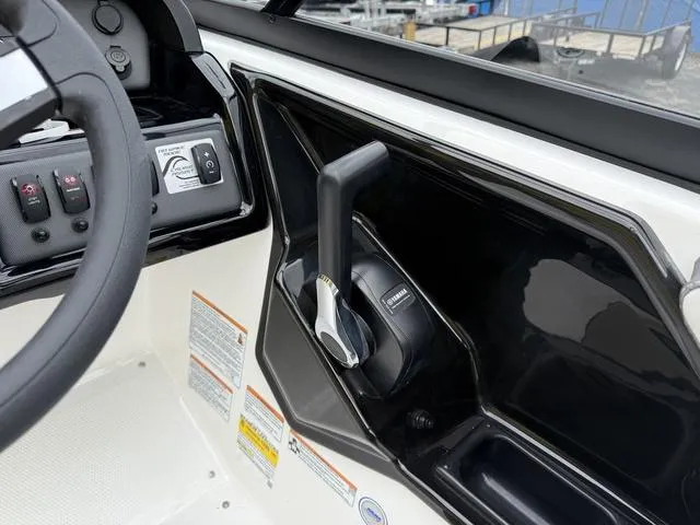 Slide: The Image of Yamaha AR190 2025 - 18