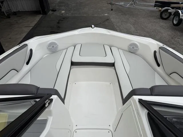 Slide: The Image of Yamaha AR190 2025 - 21