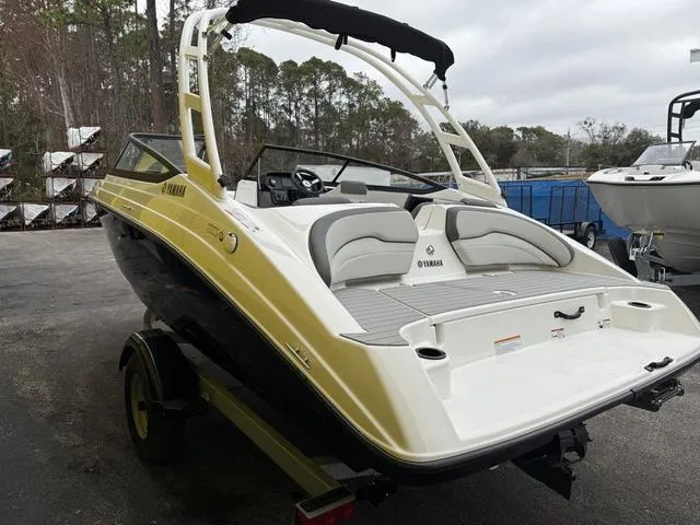 Slide: The Image of Yamaha AR190 2025 - 8