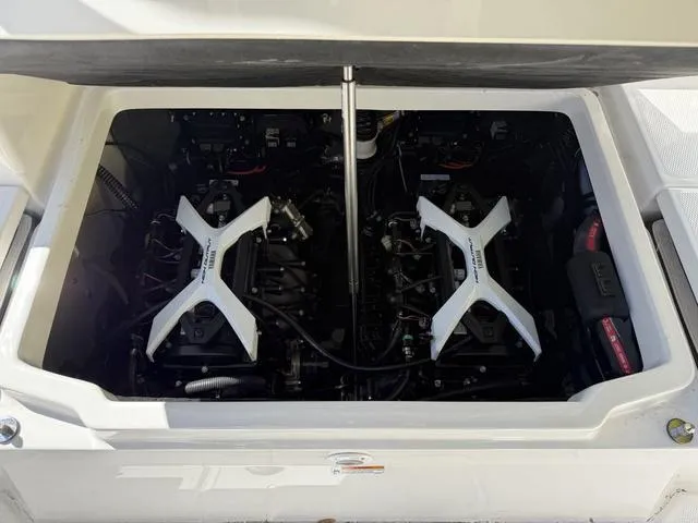 Slide: The Image of Yamaha 222 FSH Sport 2025 - 31