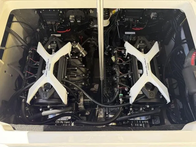 Slide: The Image of Yamaha 222 FSH Sport 2025 - 32