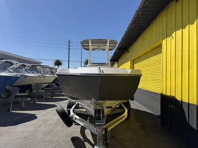 Slide: The Image of Yamaha 222 FSH Sport 2025 - 4