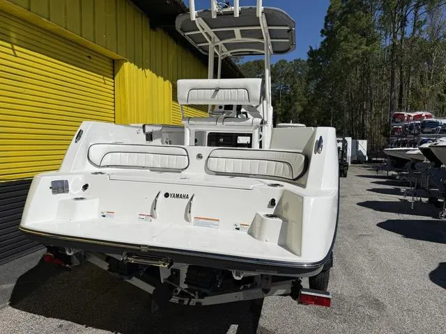 Slide: The Image of Yamaha 222 FSH Sport 2025 - 9