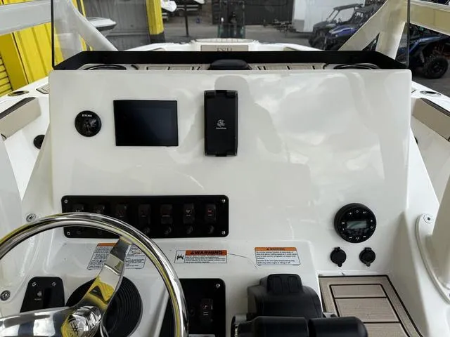 Slide: The Image of Yamaha 222 FSH Sport 2025 - 16