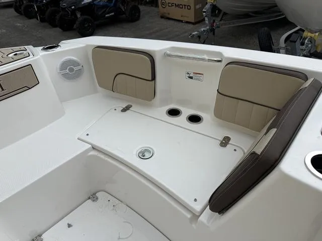 Slide: The Image of Yamaha 222 FSH Sport 2025 - 22