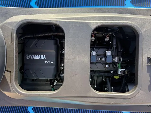 Slide: The Image of Yamaha VX 2025 - 23
