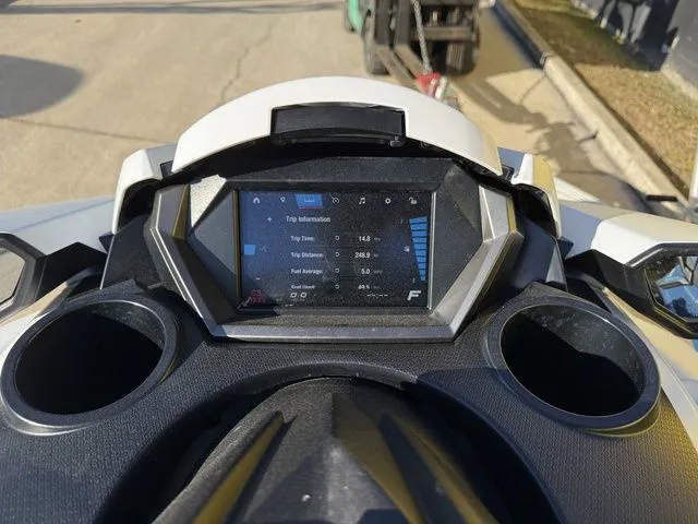 Slide: The Image of Yamaha FX Cruiser SVHO 2025 - 10