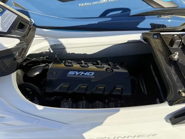 Slide: The Image of Yamaha FX Cruiser SVHO 2025 - 14