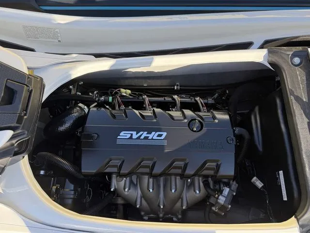 Slide: The Image of Yamaha FX Cruiser SVHO 2025 - 15