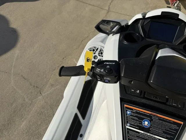 Slide: The Image of Yamaha FX Cruiser SVHO 2025 - 9