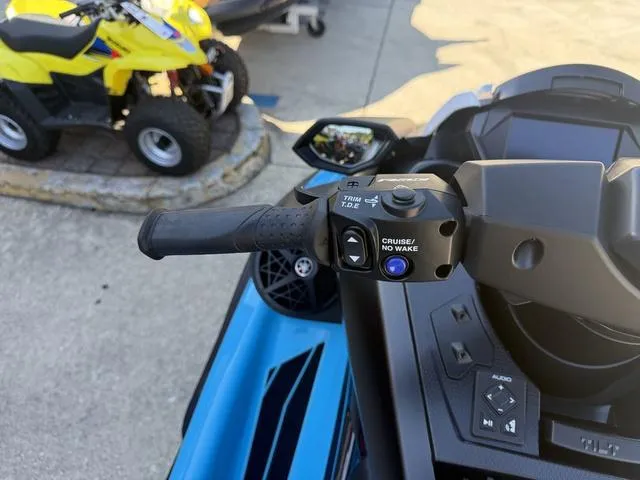 Slide: The Image of Yamaha FX SVHO 2025 - 15