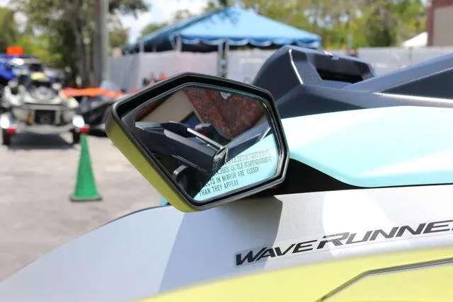 Slide: The Image of Yamaha JETBLASTER PRO 3-LUNAR YELLOW/MINT 2025 - 15