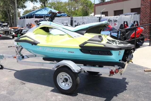 Slide: The Image of Yamaha JETBLASTER PRO 3-LUNAR YELLOW/MINT 2025 - 5