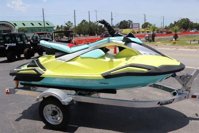 Slide: The Image of Yamaha JETBLASTER PRO 3-LUNAR YELLOW/MINT 2025 - 8