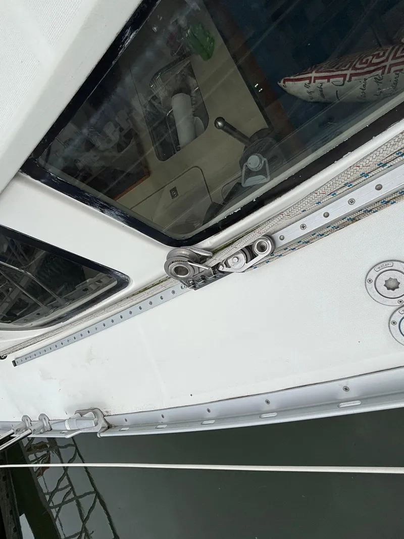 Slide: The Image of 2001 Jeanneau Sun Odyssey 43 DS sailboat deck and window detail. - 19
