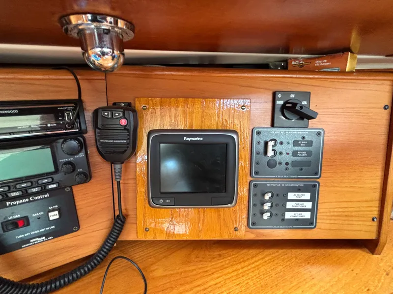 Slide: The Image of Control panel of 2001 Jeanneau Sun Odyssey 43 DS sailboat with navigation and communication equipment. - 28