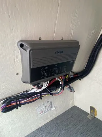 Slide: The Image of Godfrey Monaco Split Bench 235 SB 2025 - 12