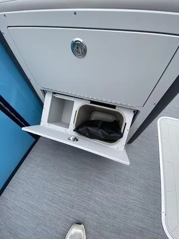 Slide: The Image of Godfrey Monaco Split Bench 235 SB 2025 - 9