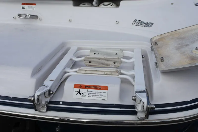 Slide: The Image of Four Winns H210 2008 - 18