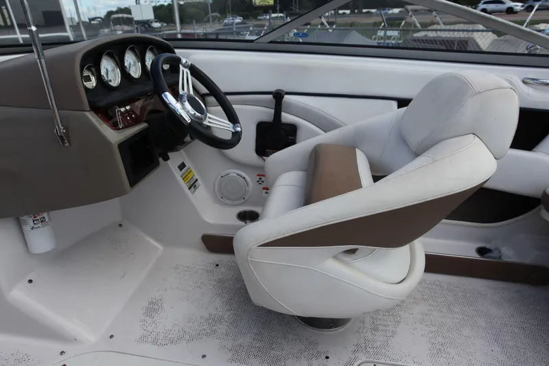 Slide: The Image of Four Winns H210 2008 - 6