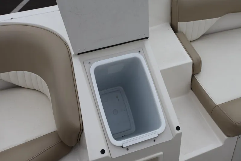 Slide: The Image of Stingray 192 SC 2019 - 7