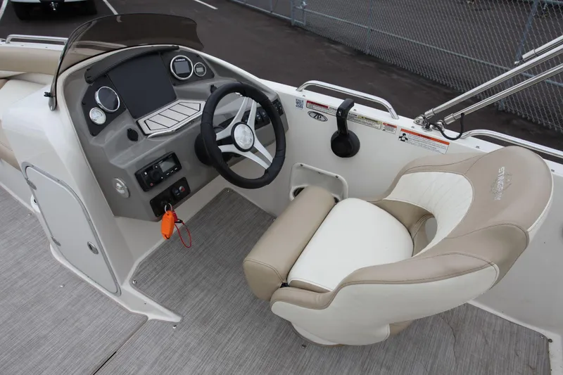 Slide: The Image of Stingray 192 SC 2019 - 8