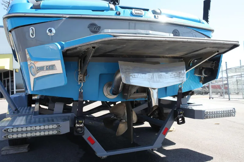 Slide: The Image of Malibu Wakesetter 23 MXZ 2021 - 19