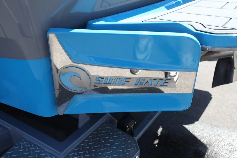 Slide: The Image of Malibu Wakesetter 23 MXZ 2021 - 20