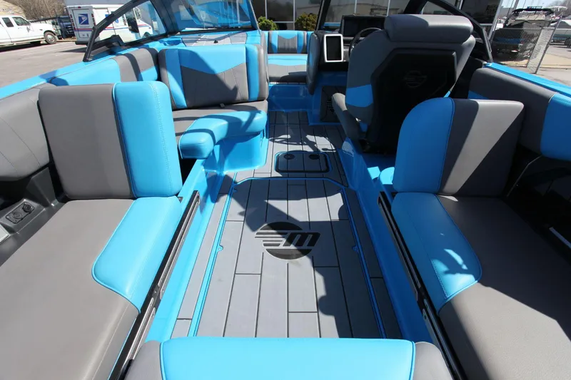 Slide: The Image of Malibu Wakesetter 23 MXZ 2021 - 8